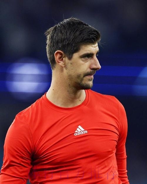 专家谈库尔图瓦伤势:需6个月恢复 但8个月最安全