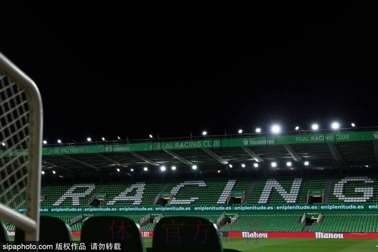 巴萨气炸!点球争议VAR成摆设 阿尔巴科曼却吃牌